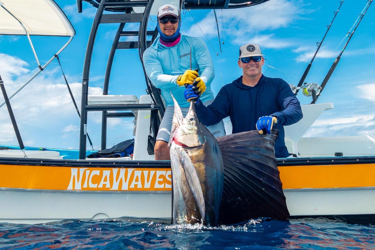 ホテル Nicawaves ポポヨ エクステリア 写真